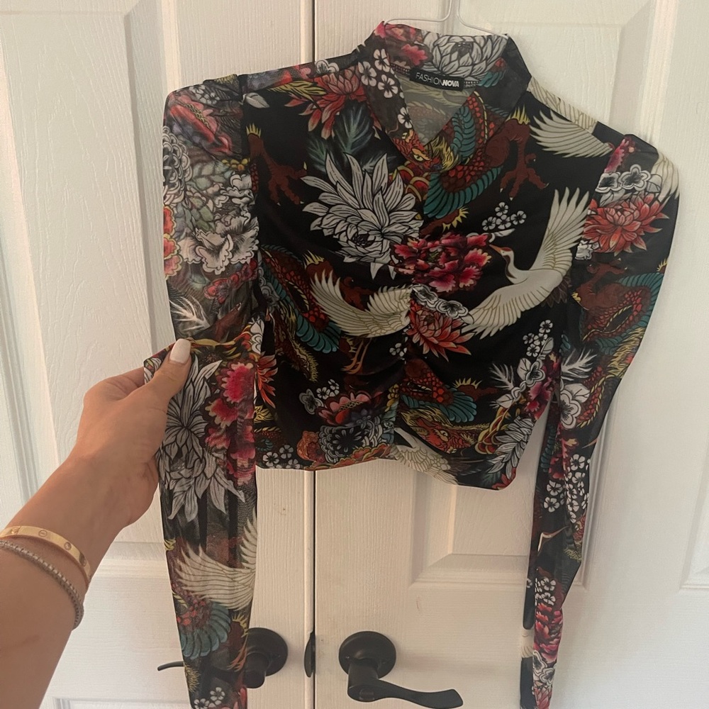 Long sleeve crop